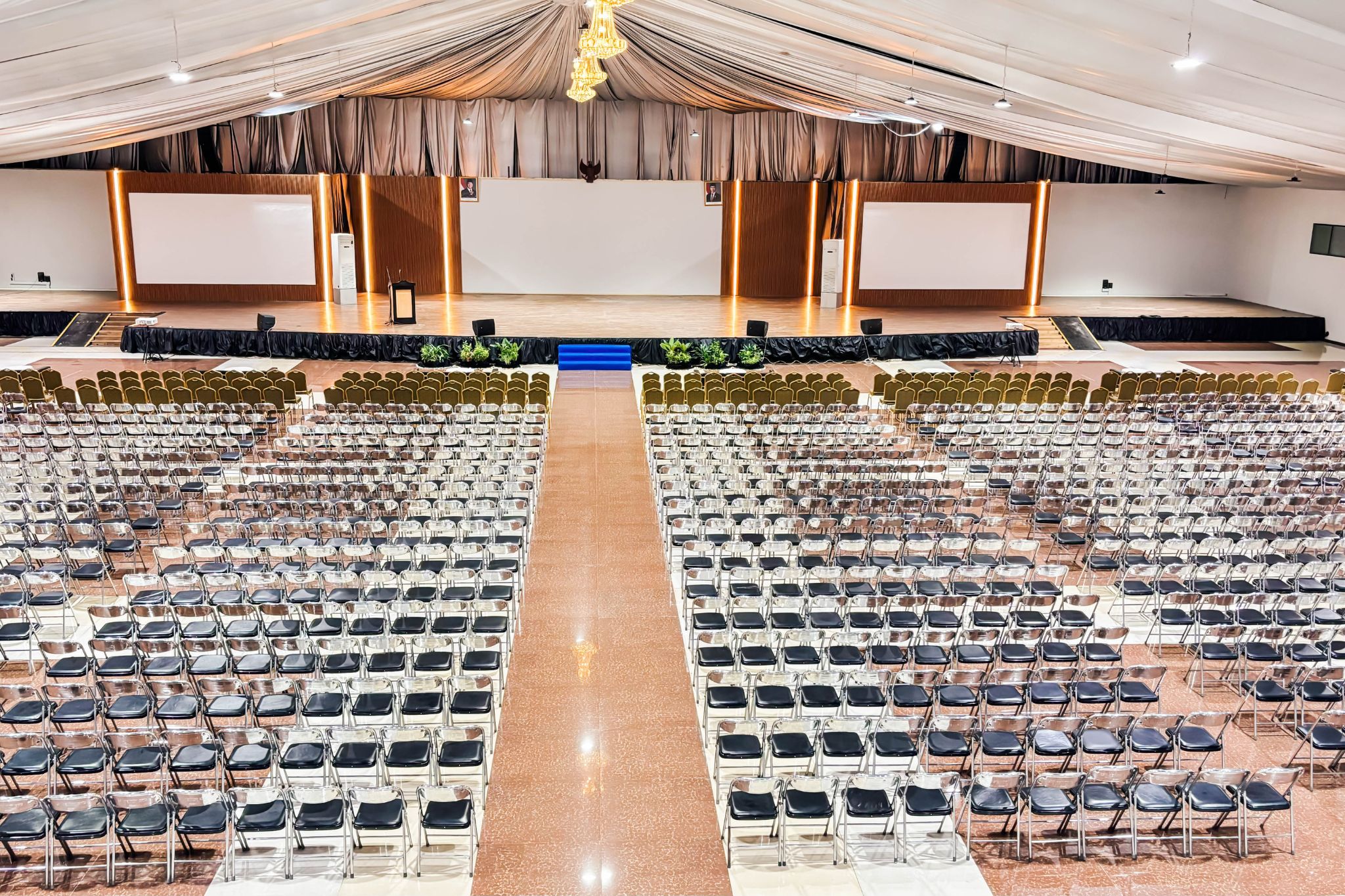 Ketika Sebuah Momen Layak Diingat, UTC Convention Hotel Semarang Selalu Siap!