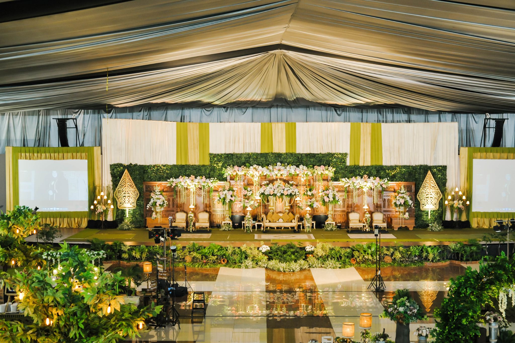 ballroom terbaik untuk wedding di semarang